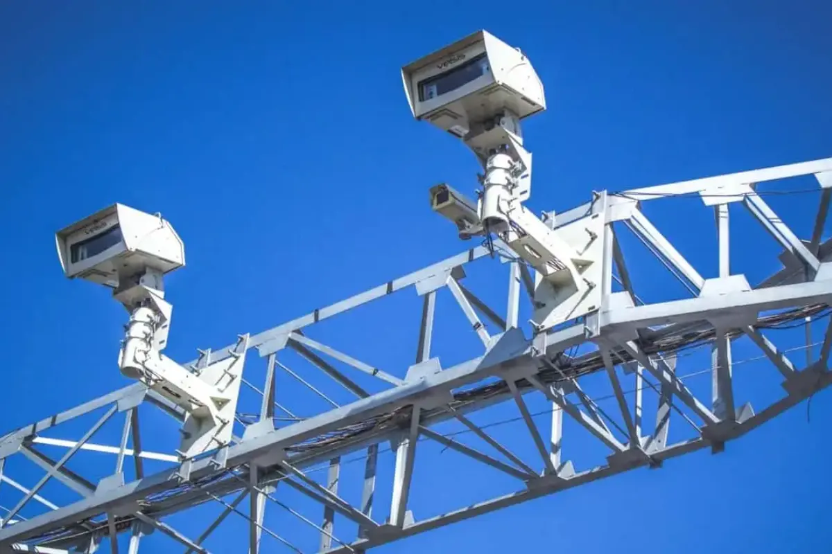 Novos radares passam a calcular velocidade média em trechos de rodovias