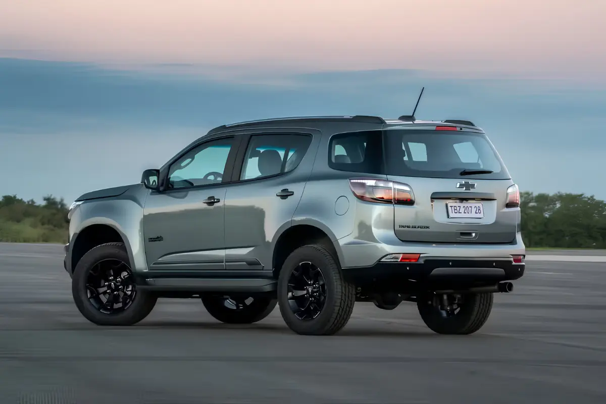 Os 10 SUVs que mais gastam combustível no Brasil em 2026