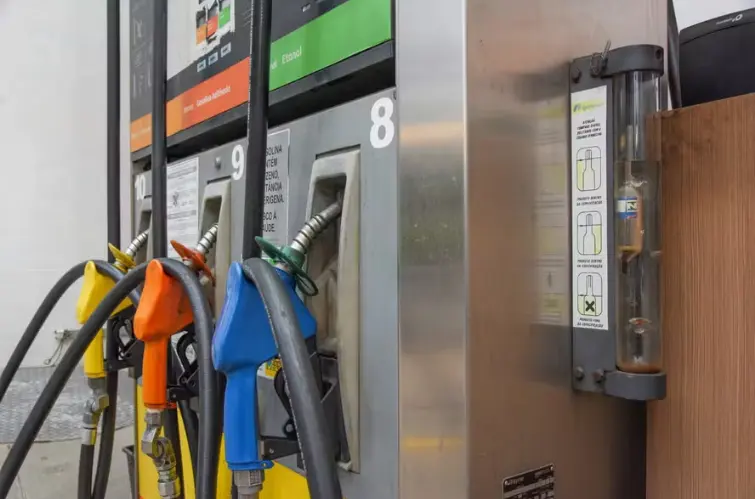 Governo estuda gasolina com 35% de etanol e diesel com 25% de biodiesel
